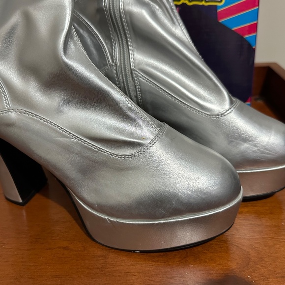 Funtasma Exotica-2000 Platform Boots, Silver, Size 10 - Picture 4 of 12